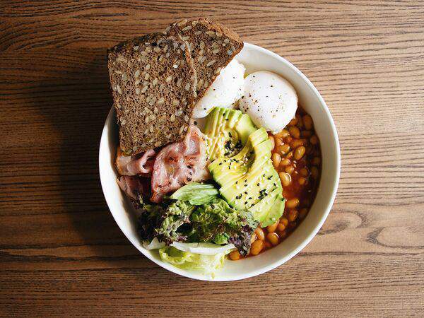 Гнездо - Завтрак с авокадо и беконом