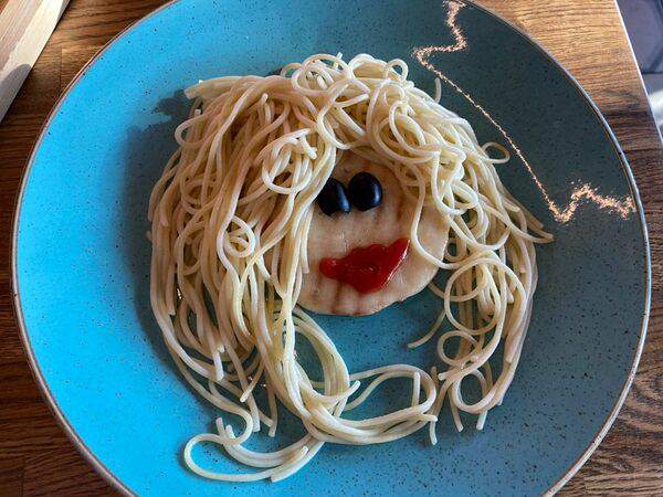 Family kitchen - Кудряшка Сью