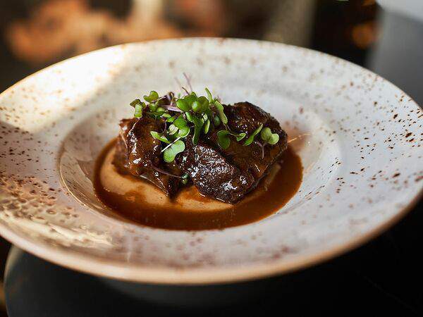 Chocolate - Говяжьи щечки с пармантье