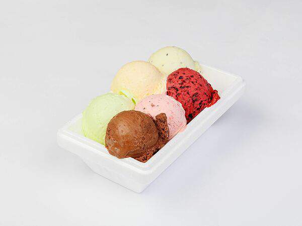 Желатерия Италия - Шесть шариков мороженого