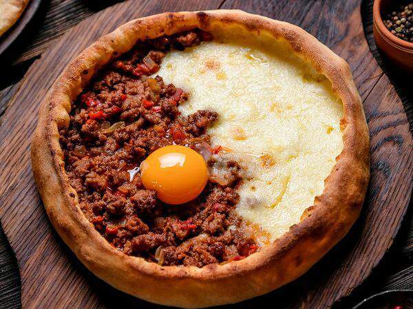 Джани Ресторани - Хачапури с мясным рагу