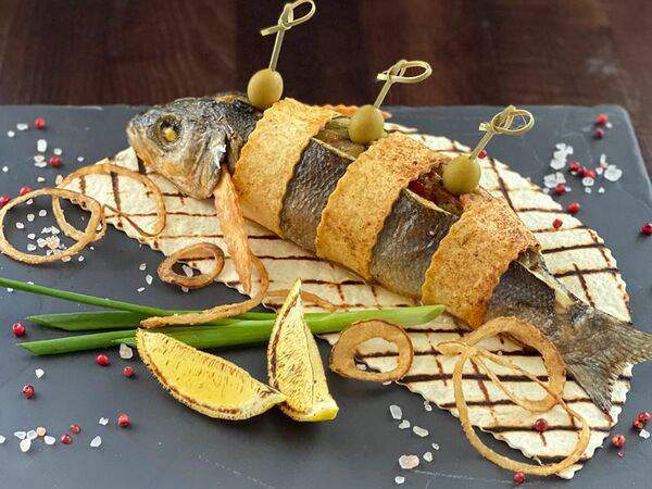 Paulaner - Форель, фаршированная овощным жюльеном