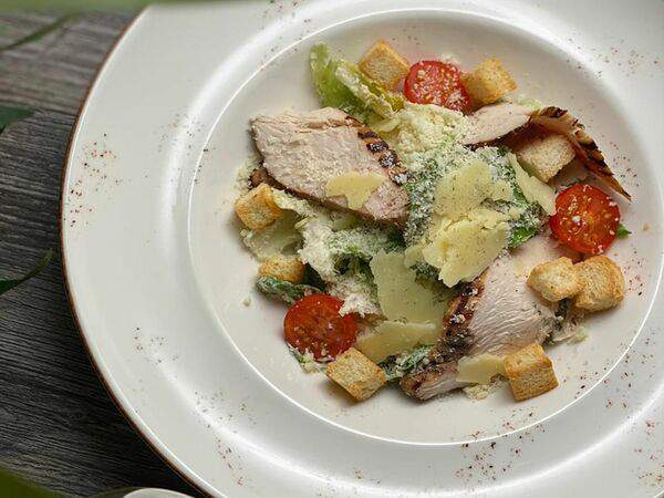 Шенген - Салат Цезарь с куриным филе