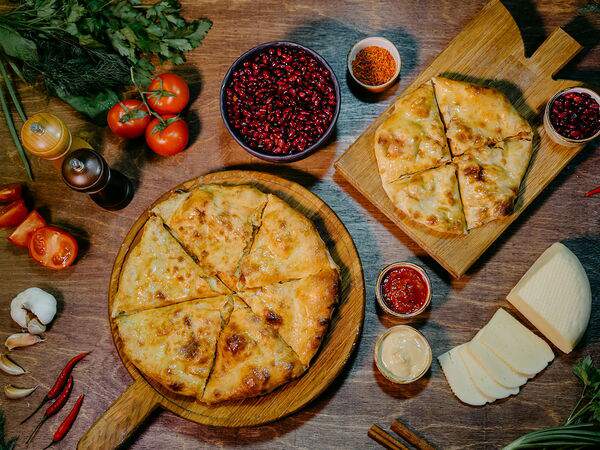 Мама Грузия - Хачапури лобиани с красной фасолью