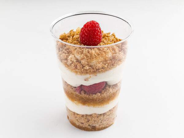 Udcкафе Upside Down Cake - Десерт с малиной и кремом маскарпоне