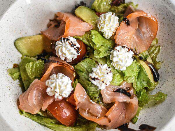 Фабрика - Салат с форелью