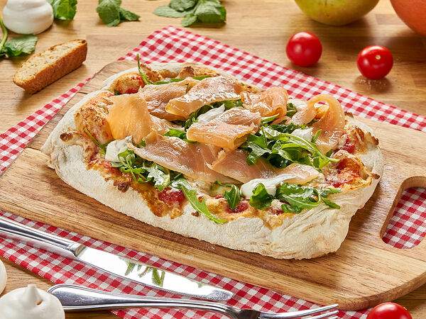 Pasta Cup and Pizza - Пицца с лососем