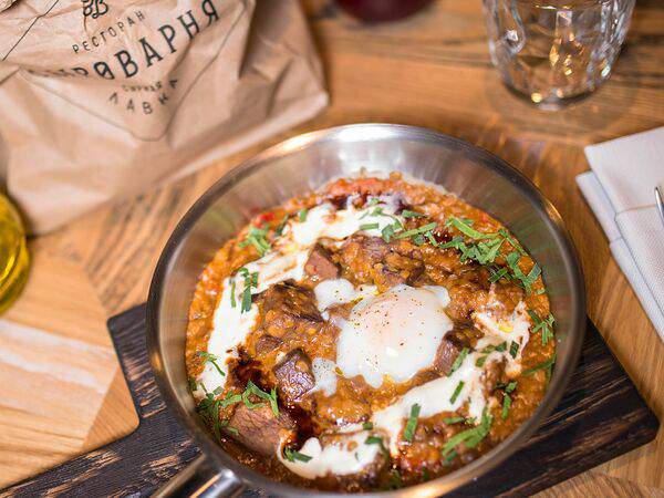 Сыроварня - Томленая говядина с чечевицей и яйцом пашот