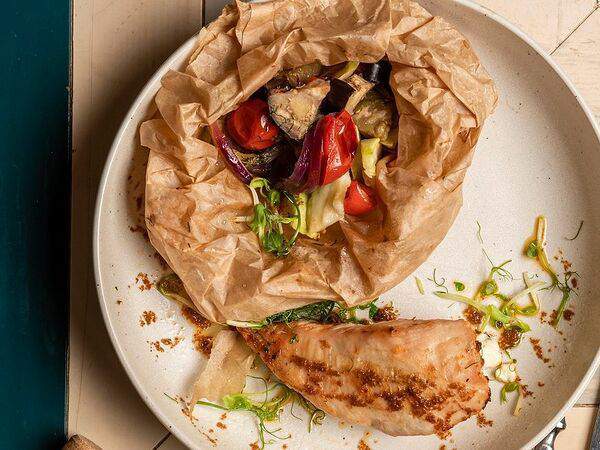 Eat Meet - Куриное филе с мятным сыром и запеченными овощами