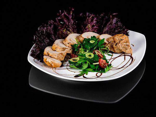 Raymond Rest - Запеченная куриная грудка с моцареллой