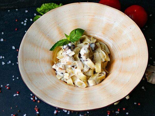 Кафе Арабелла - Феттуччине с курицей и грибами