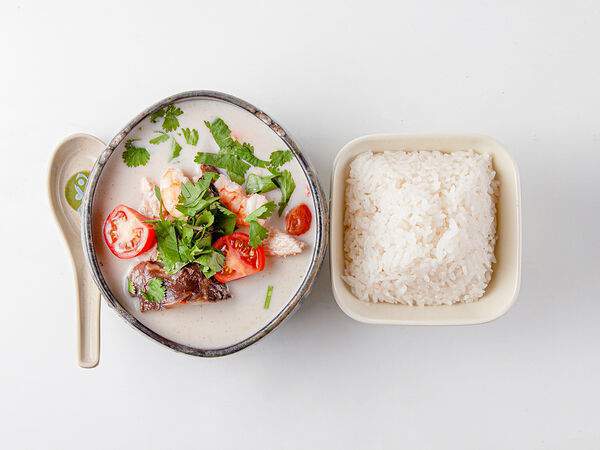 Noodle Wok & Pasta - Суп Том Кха кай