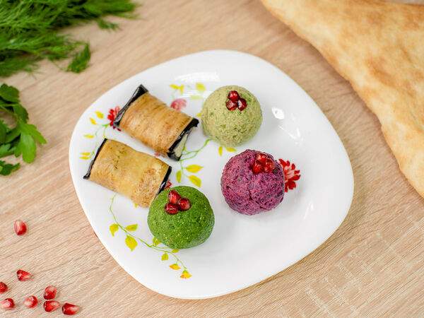 Пекарня Батоно - Ассорти пхали и рулетов из баклажанов