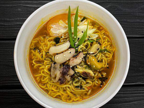 Crystal Sushi & Rolls - Рамен с креветкой и семгой