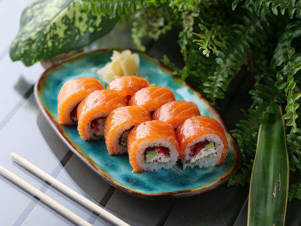 Dong po - С лососем, авокадо и сливочным сыром