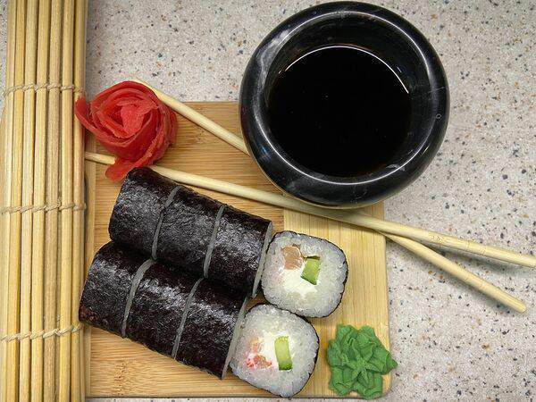 Скушай Суши - Ролл Бостон