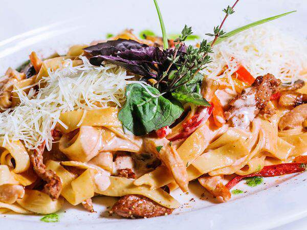 Gusto Pasta & Pizza - Феттуччине по-милански