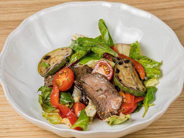 Milovita - Салат с ростбифом гриль