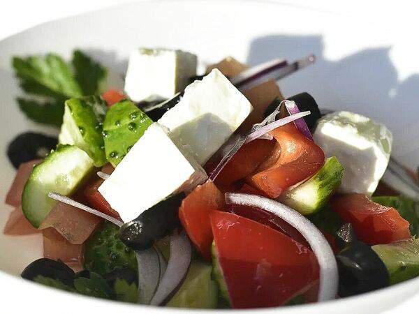 ПИЦЦЕТТО у Нас Natural сыр в пицце! - Салат Греческий