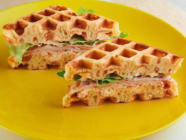 Union Coffee Pizza - Вафли сэндвич с ветчиной и сыром