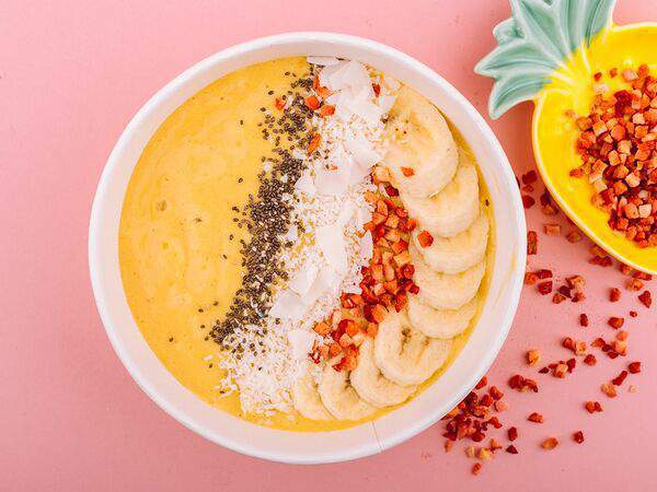 Йагода - Манговый смузи-боул