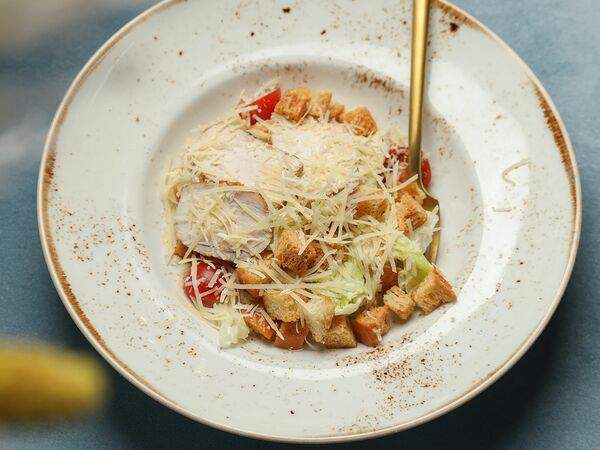 Знакомое место - Цезарь с курицей