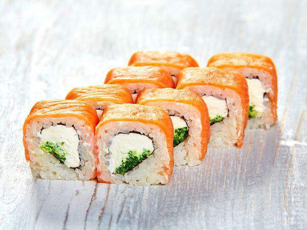 Iwok - Ролл Филадельфия с чукой