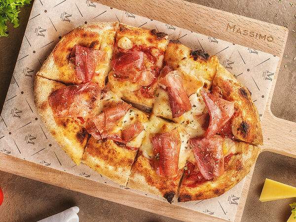 Massimo - Римская пицца Пармская ветчина и маскарпоне
