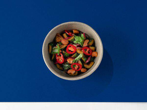 Miska bowls & folks - Битые огурцы с кешью