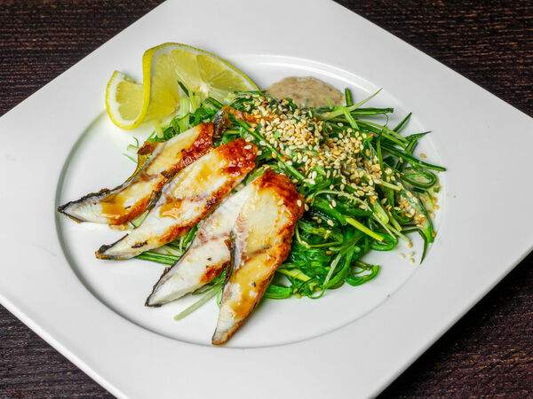 AzianA - Салат из водорослей чука с угрём