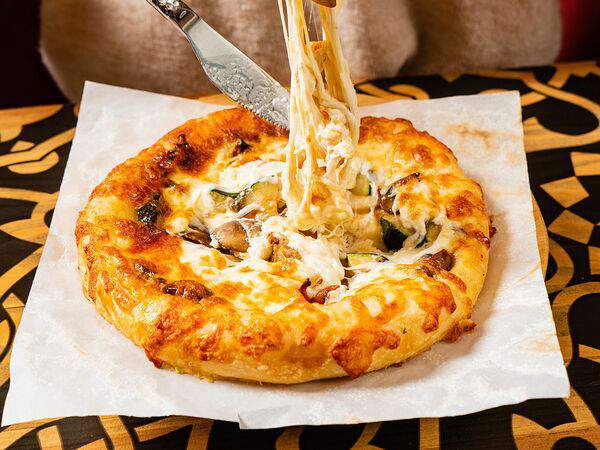 Чайхана Баклажан - Чизбот c соусом Болоньезе