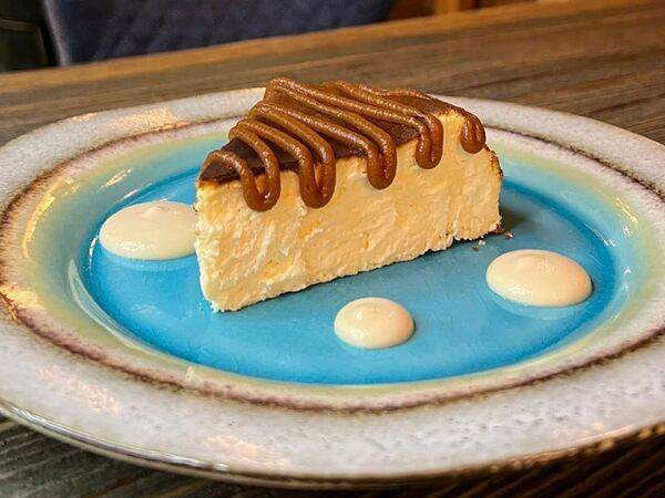 Ребро - Лаймовый чизкейк с яблочным пюре