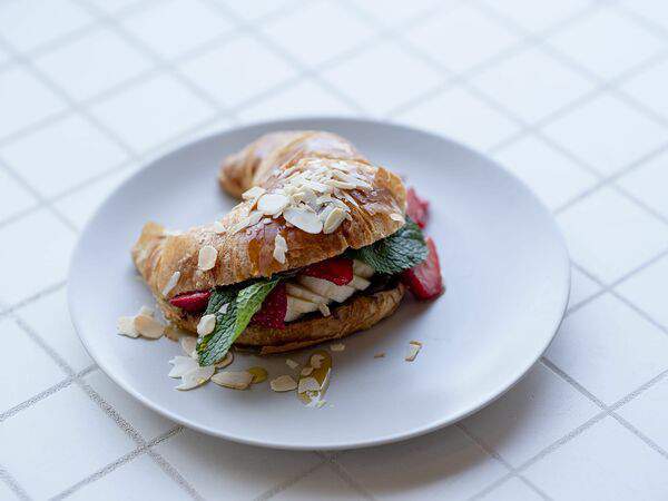 Plants & Friends - Круассан с нутеллой