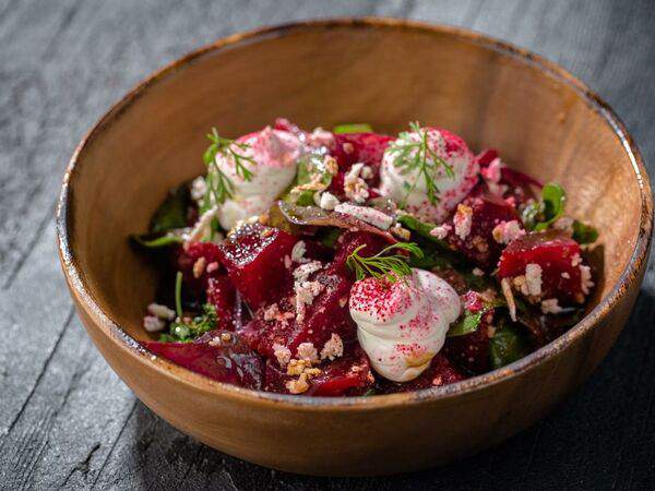 Fish Point - Копченая свекла с муссом из фермерского сыра