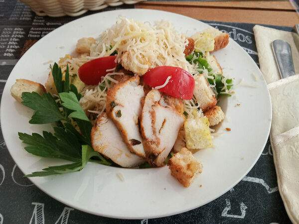 Vertel - Салат Цезарь с курицей