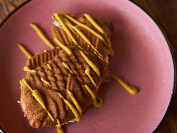 Coffee Therapy - Тайяки с творожным сыром и беконом