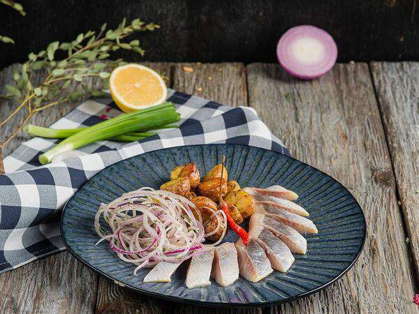 Мамалыга Бар - Сельдь с картофелем