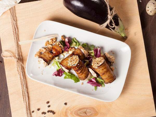 Восточная сказка - Рулетики из баклажанов с ореховой начинкой