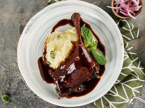 Двор Помидор - Утиная ножка с пюре