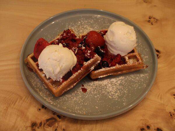 Cream Beans - Вафля ягодная с мороженым