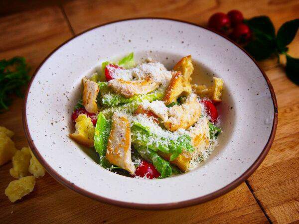 Basilico - Цезарь с курицей