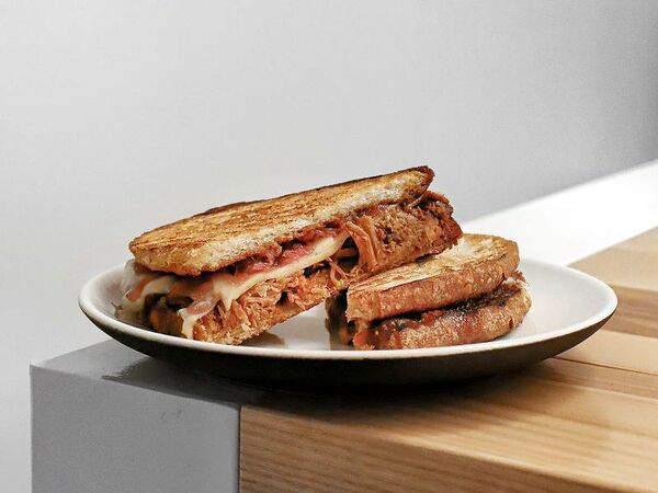 Technica - Грилд-чиз с пулд порк