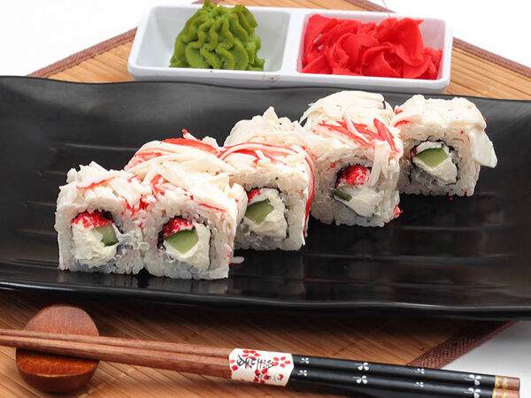 Sushiwoker - Ролл Аляска с нежным крабом