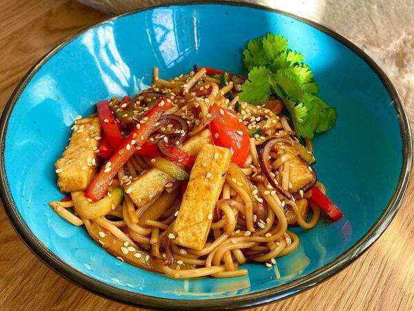 Wong Kar Wine - Лапша с овощами и тофу