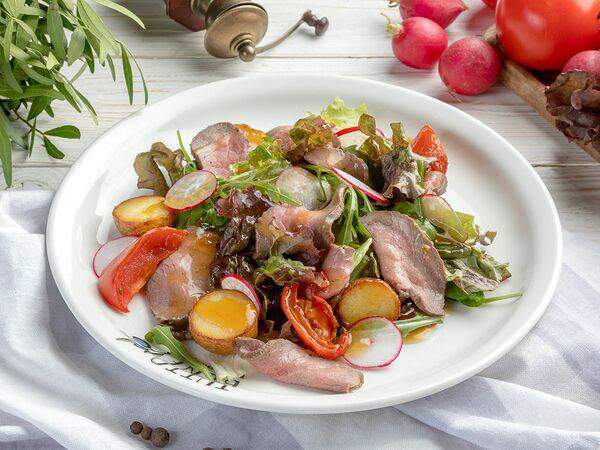 Tutto Bene - Салат с ростбифом