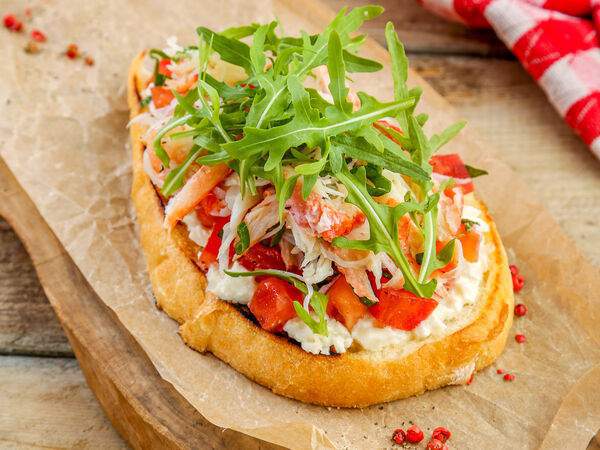 Ресторан Карбонара - Большая брускетта с крабом