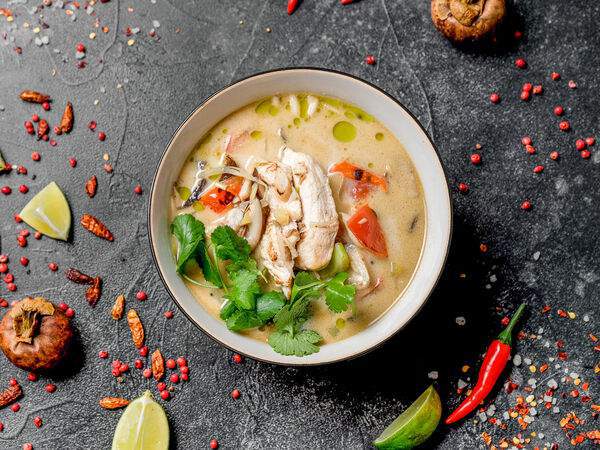 Spicy Band - Суп Том Кха с курицей