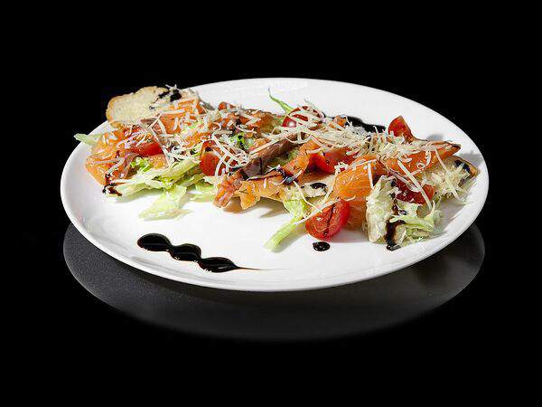 Бангкок - Салат Цезарь с Лососем