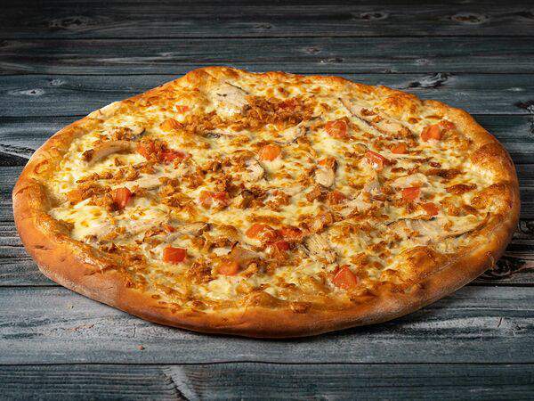 Rocket Pizza - С курицей, соусом Цезарь и хрустящим луком