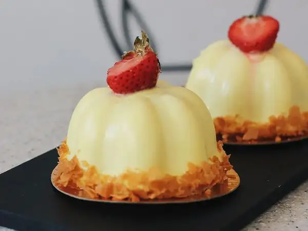 Своя Кондитерская - Пирожное Манго-маракуйя